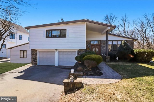 14 VASSAR RD, Broomall, PA 19008