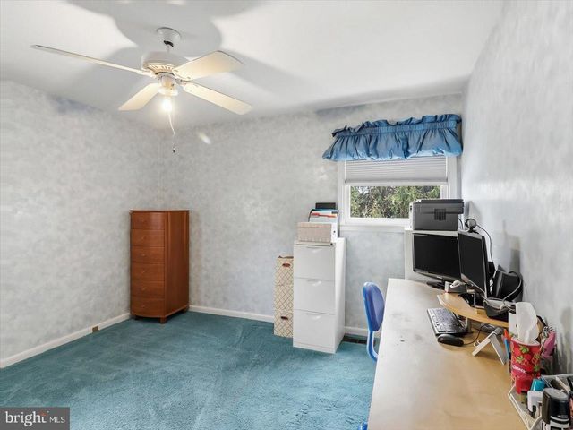 14 VASSAR RD, Broomall, PA 19008