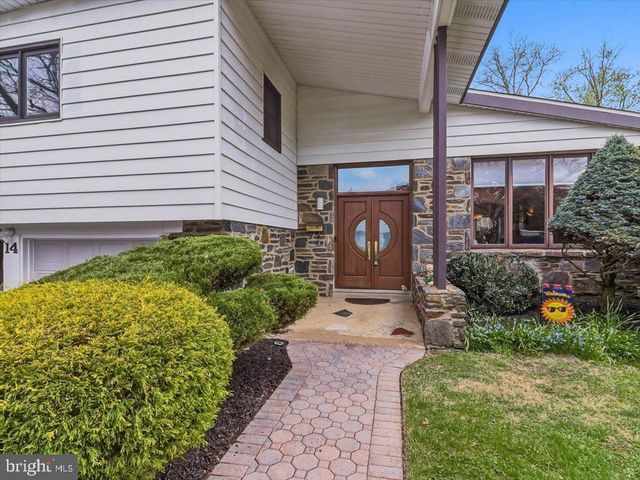 14 VASSAR RD, Broomall, PA 19008