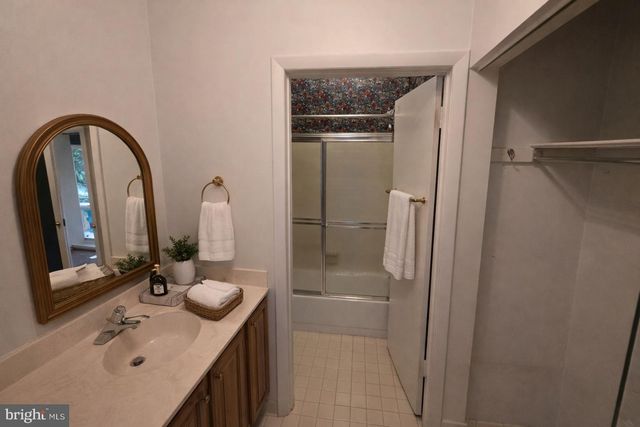 418 S HANOVER ST, Baltimore, MD 21201