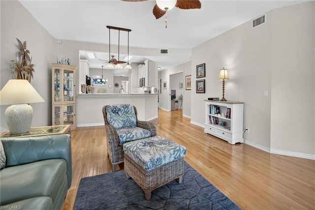 528 Lake Louise CIR 301, Naples, FL 34110