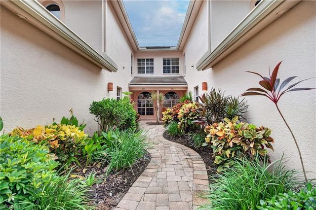 528 Lake Louise CIR 301, Naples, FL 34110