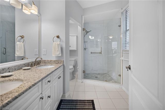528 Lake Louise CIR 301, Naples, FL 34110