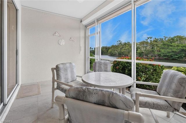 528 Lake Louise CIR 301, Naples, FL 34110