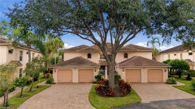 528 Lake Louise CIR 301, Naples, FL 34110