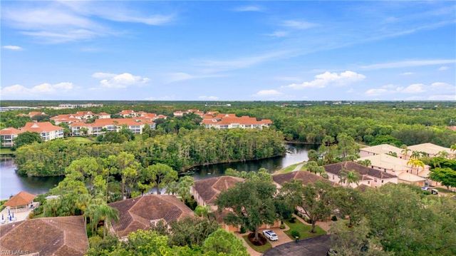 528 Lake Louise CIR 301, Naples, FL 34110