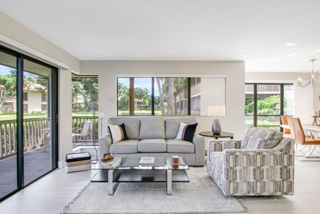 512 Brackenwood Place, Palm Beach Gardens, FL 33418