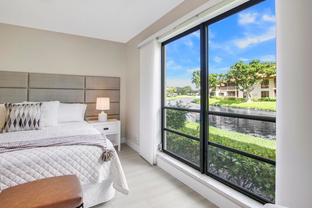 512 Brackenwood Place, Palm Beach Gardens, FL 33418
