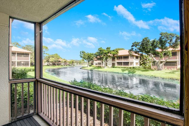 512 Brackenwood Place, Palm Beach Gardens, FL 33418