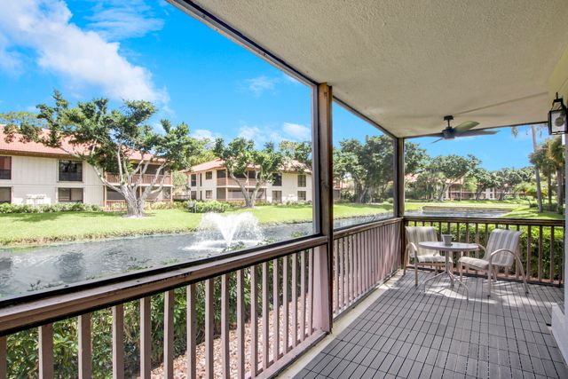 512 Brackenwood Place, Palm Beach Gardens, FL 33418