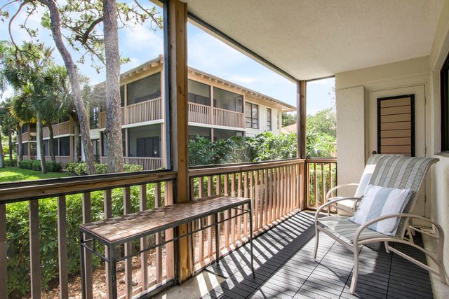 512 Brackenwood Place, Palm Beach Gardens, FL 33418