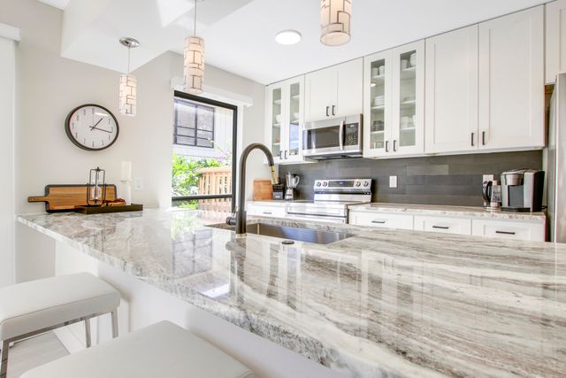 512 Brackenwood Place, Palm Beach Gardens, FL 33418