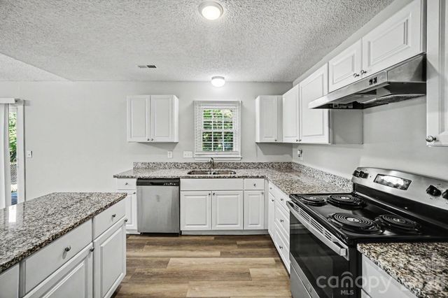 1530 Teddington Drive, Charlotte, NC 28214