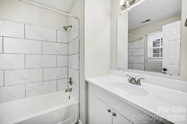 1530 Teddington Drive, Charlotte, NC 28214