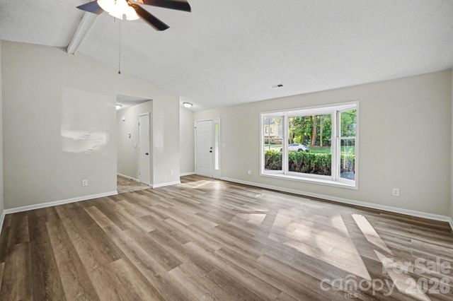 1530 Teddington Drive, Charlotte, NC 28214