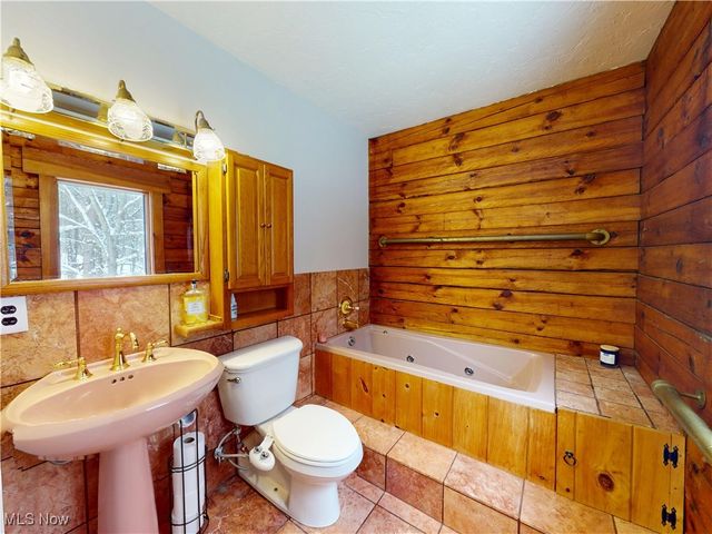 13820 Aquilla Road, Burton, OH 44021