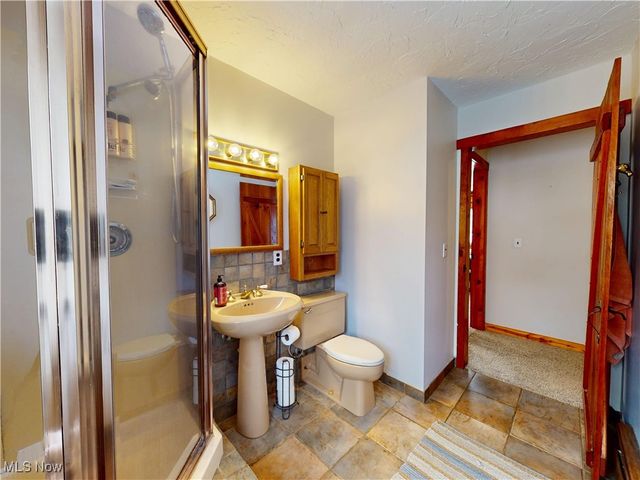 13820 Aquilla Road, Burton, OH 44021