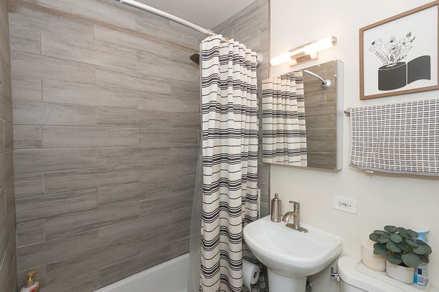 1410 N 14th Avenue, Melrose Park, IL 60160