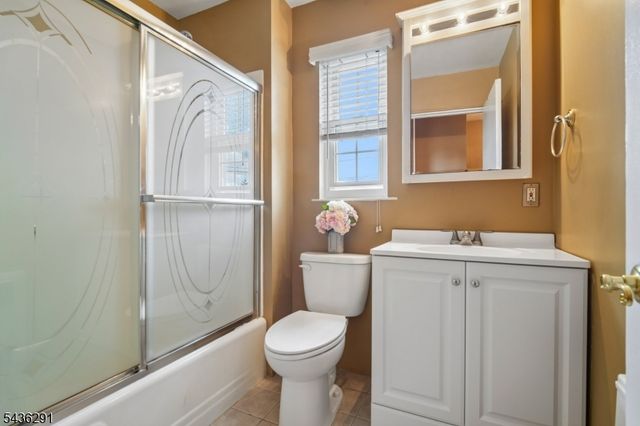 18 Wedgewood Dr 25, Verona Twp., NJ 07044