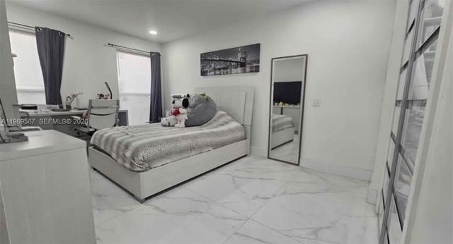 11417 SW 35 ln, Miami, FL 33165