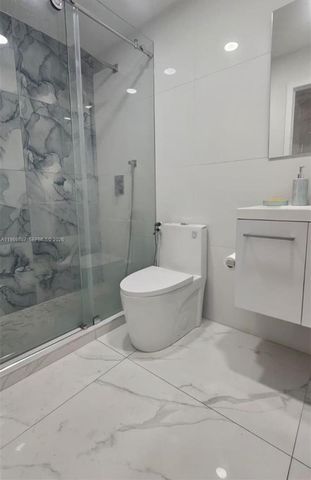 11417 SW 35 ln, Miami, FL 33165