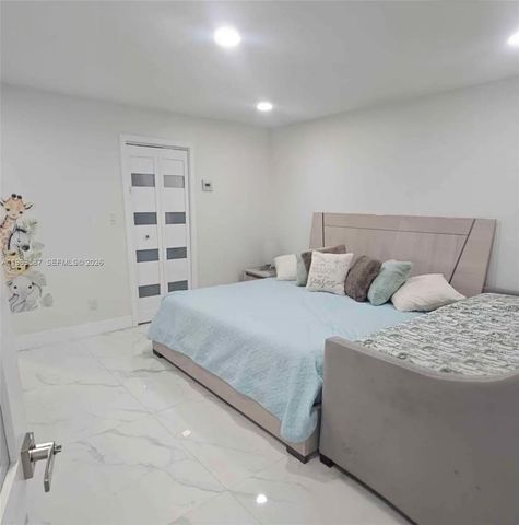 11417 SW 35 ln, Miami, FL 33165