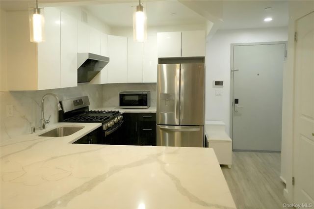 7065 Queens Boulevard 8J, Woodside, NY 11377