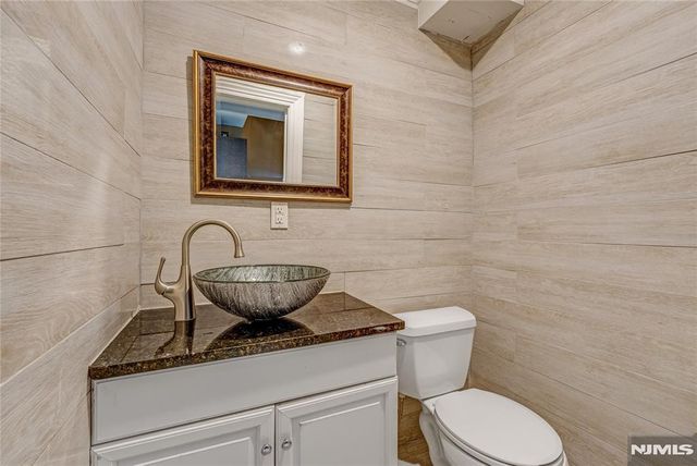 207 Eileen Drive, Cedar Grove, NJ 07009