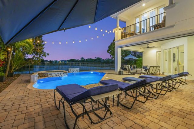 533 Edgebrook Lane, West Palm Beach, FL 33411