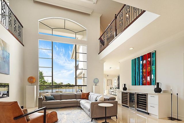 533 Edgebrook Lane, West Palm Beach, FL 33411