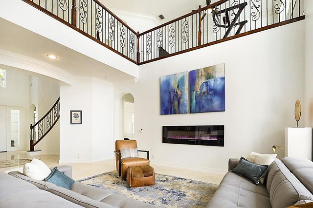 533 Edgebrook Lane, West Palm Beach, FL 33411