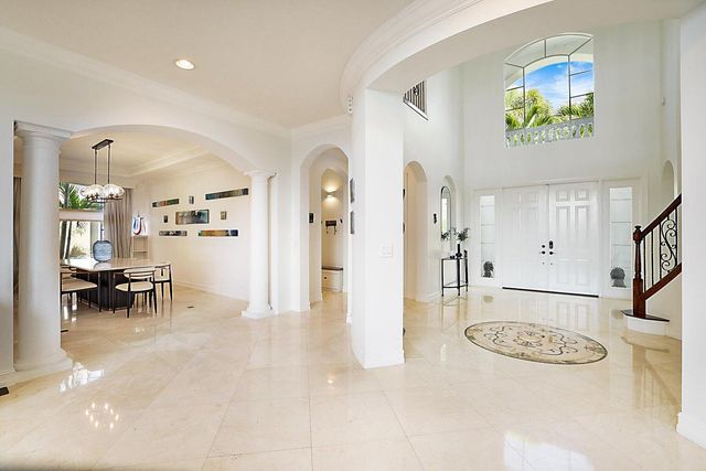 533 Edgebrook Lane, West Palm Beach, FL 33411