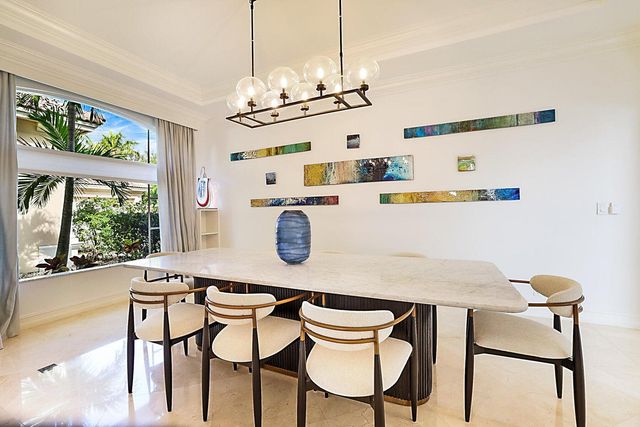 533 Edgebrook Lane, West Palm Beach, FL 33411