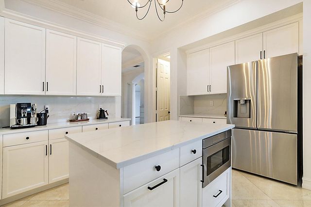 533 Edgebrook Lane, West Palm Beach, FL 33411