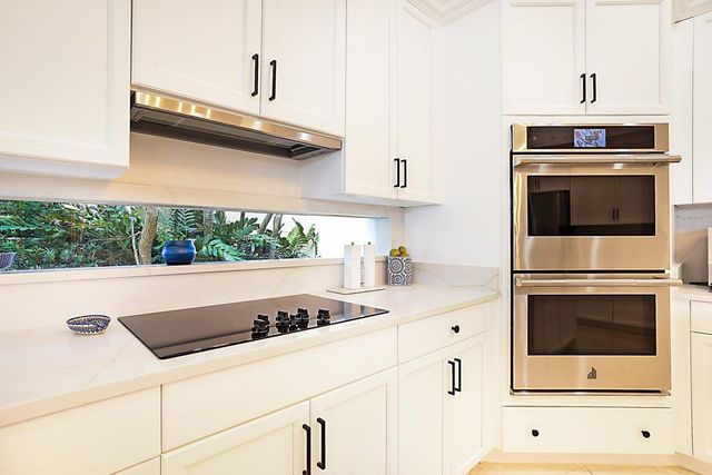 533 Edgebrook Lane, West Palm Beach, FL 33411