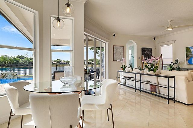 533 Edgebrook Lane, West Palm Beach, FL 33411