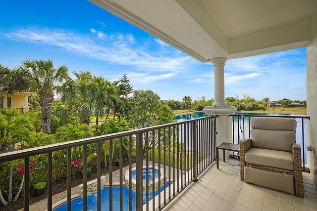 533 Edgebrook Lane, West Palm Beach, FL 33411