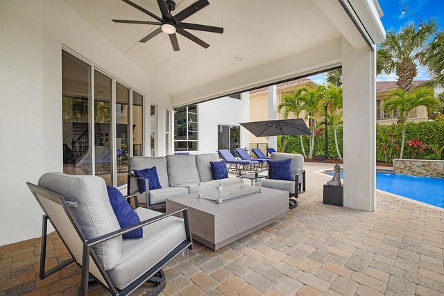 533 Edgebrook Lane, West Palm Beach, FL 33411