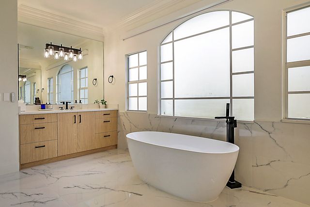 533 Edgebrook Lane, West Palm Beach, FL 33411