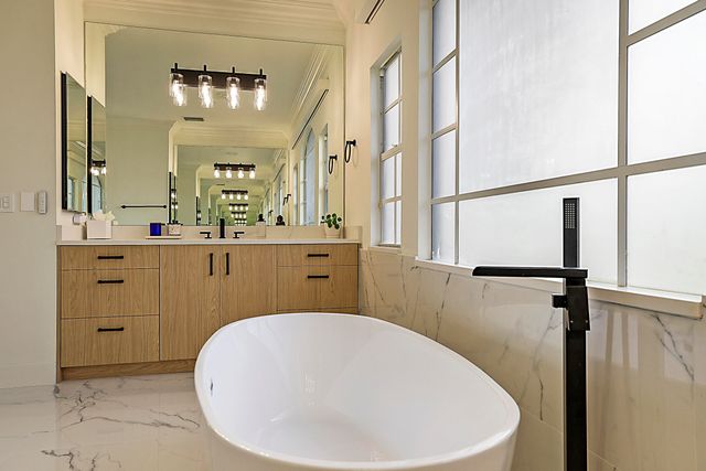 533 Edgebrook Lane, West Palm Beach, FL 33411