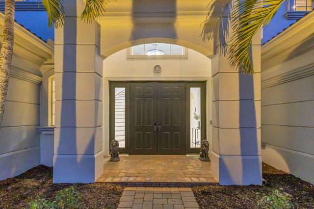 533 Edgebrook Lane, West Palm Beach, FL 33411