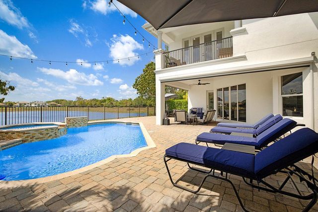 533 Edgebrook Lane, West Palm Beach, FL 33411