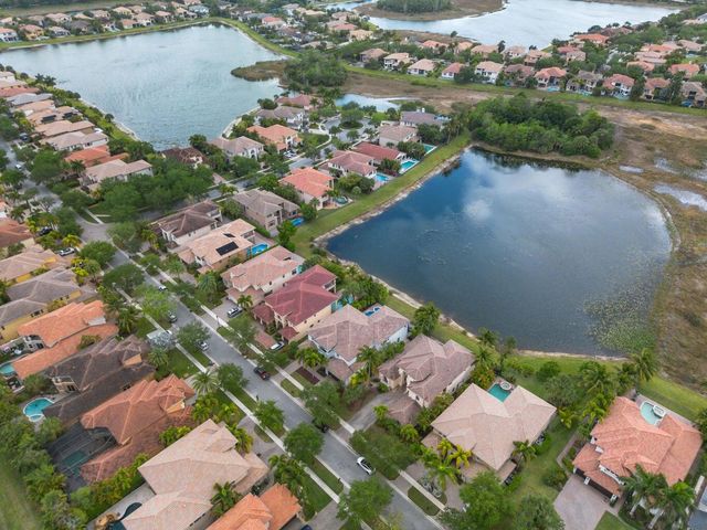 533 Edgebrook Lane, West Palm Beach, FL 33411