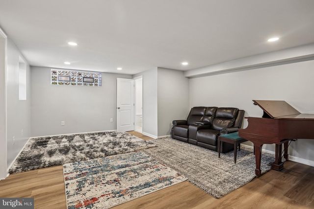 7501 WOODCREST AVE, Philadelphia, PA 19151