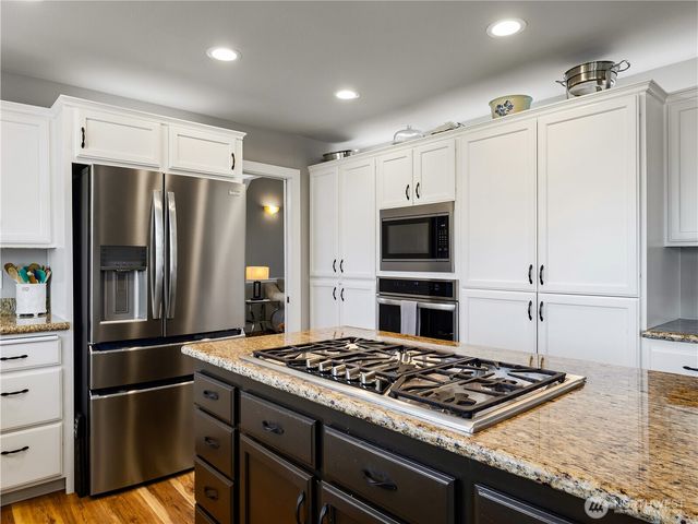 4029 Crystal Ridge Drive SE, Puyallup, WA 98372