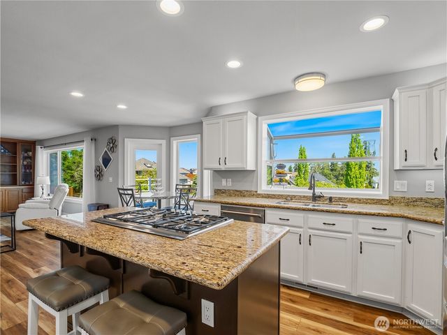 4029 Crystal Ridge Drive SE, Puyallup, WA 98372