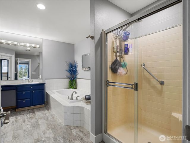 4029 Crystal Ridge Drive SE, Puyallup, WA 98372