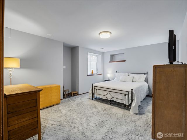 4029 Crystal Ridge Drive SE, Puyallup, WA 98372