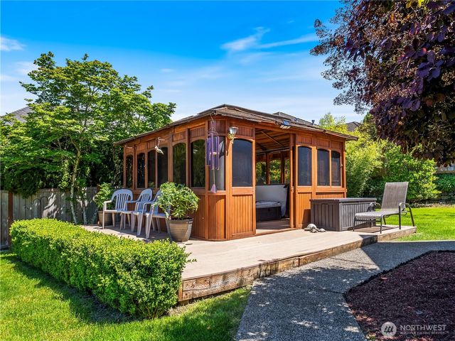 4029 Crystal Ridge Drive SE, Puyallup, WA 98372