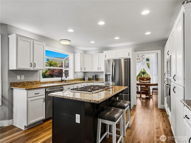 4029 Crystal Ridge Drive SE, Puyallup, WA 98372